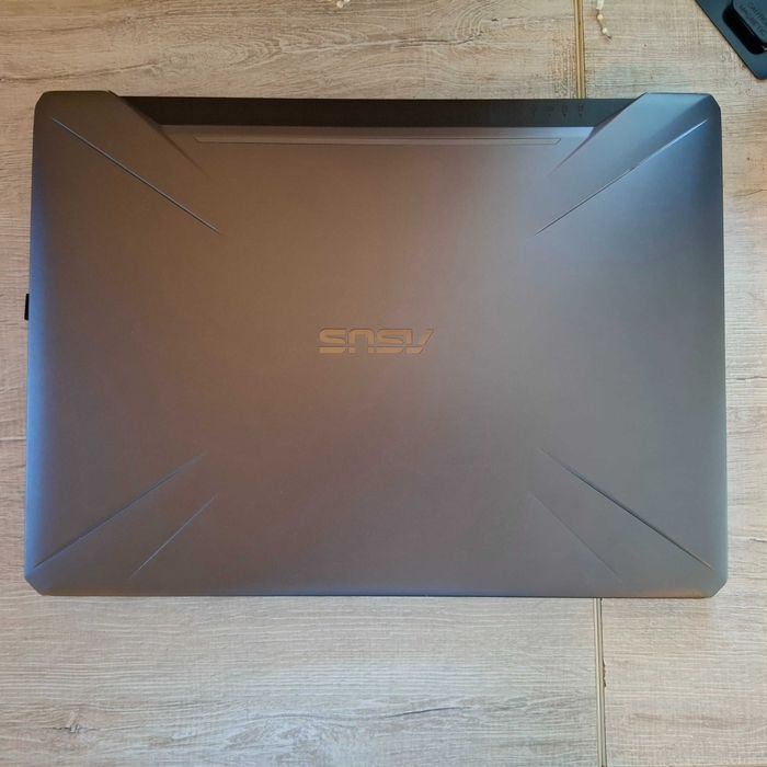 Геймърски лаптоп Asus TUF Gaming FX505DV, RTX 2060 6GB, 16GB RAM, 144Hz, 15.6"