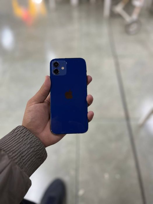Apple Iphone 12.