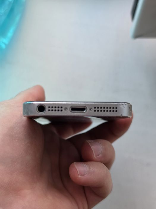 iPhone 5s 16GB Space Gray