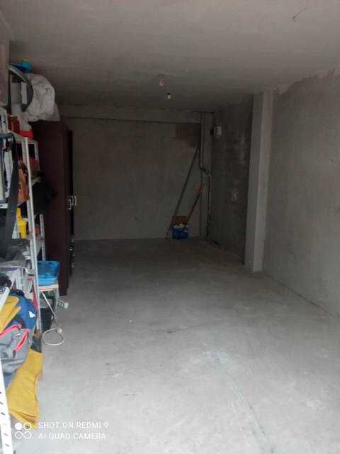 Продава се гараж, кв. Вароша