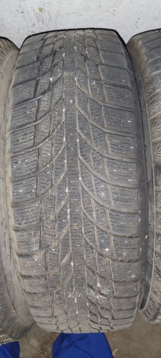 Шины б/у комплект