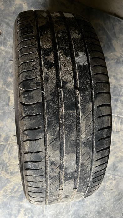 205/55R17  ферма MICHELIN нески пропель