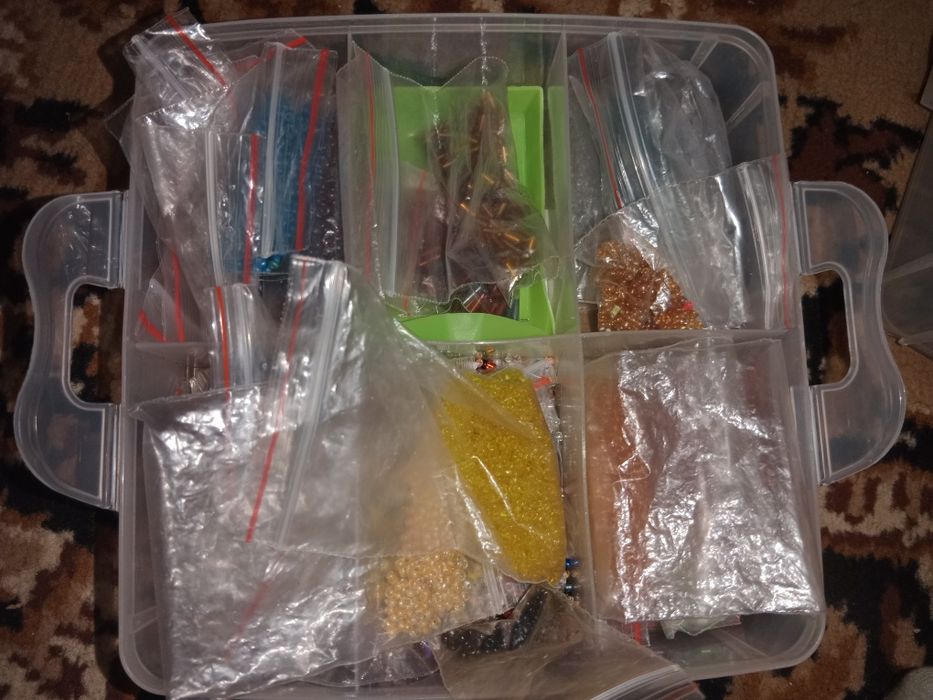 Набор бисера с  дополнениями