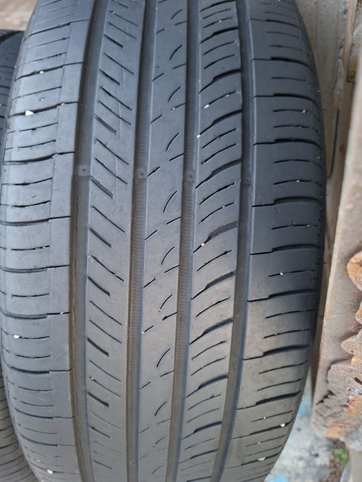 Продам шины 215/55/17 нексен