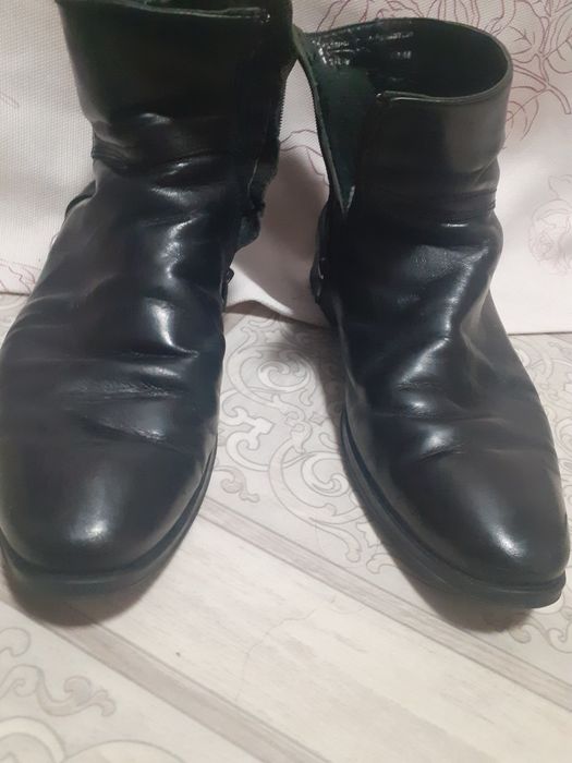 Продам кожанные ботинки 43размер мужские