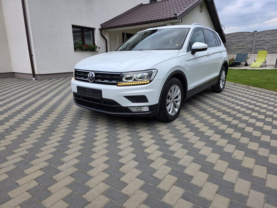 VOLKSWAGEN Tiguan