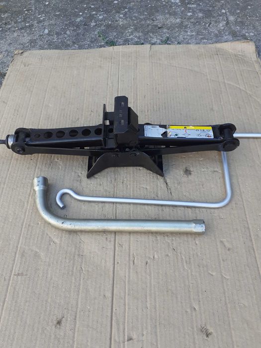 Cric,cheie de roti AUDI Q3