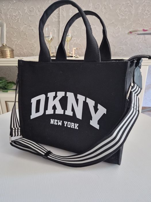Черна чанта деним DKNY