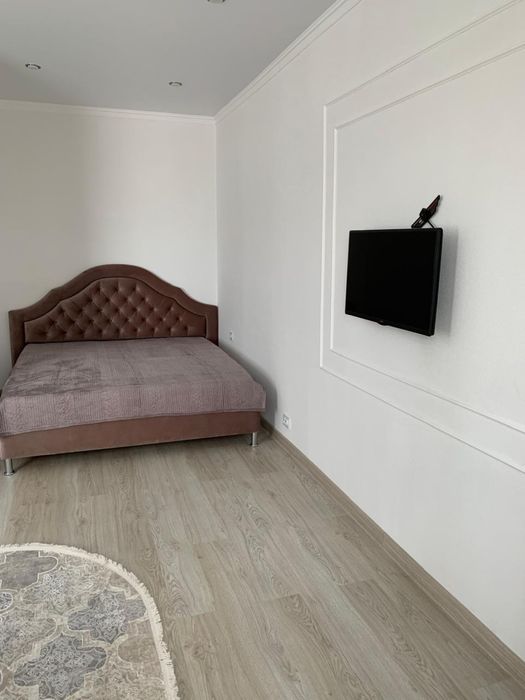 Продам КРОВАТЬ 180х200 с матрасом