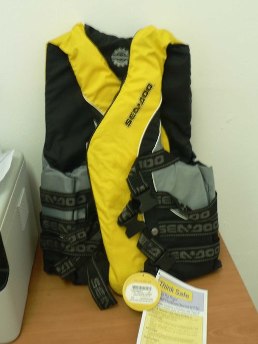 спасителна жилетка SEADOO - чисто нова