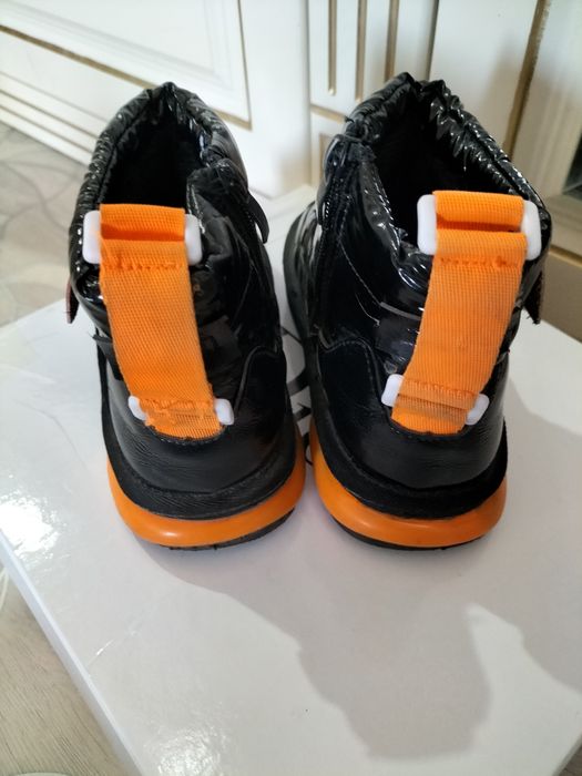 Продам зимнюю обувь