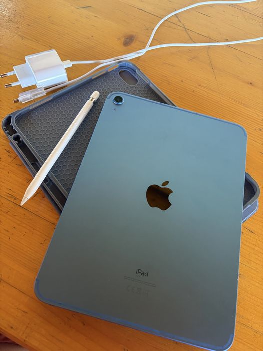 Ipad 10th generation 64 GB with apple pencil