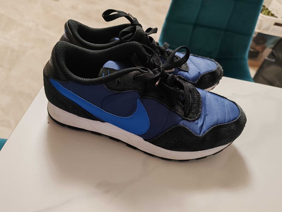 Adidasi Nike 38,5