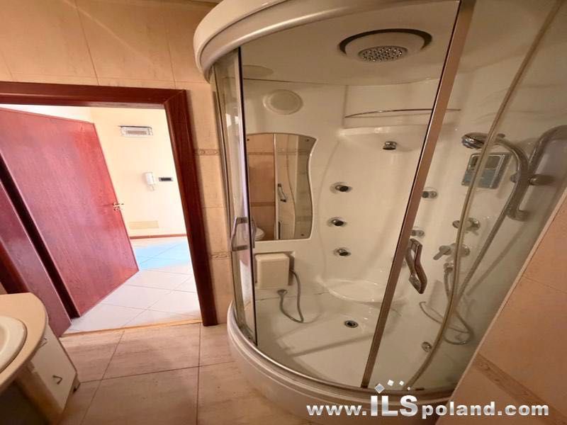 Продава се Многостаен апартамент в Варна, Окръжна болница - 195 кв.м за 1944 €/кв.м - Снимка #15
