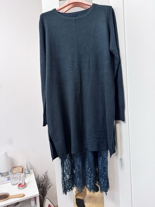 Rochita tricotata cu dantela