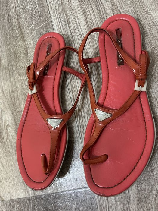 Продам женские босоножки