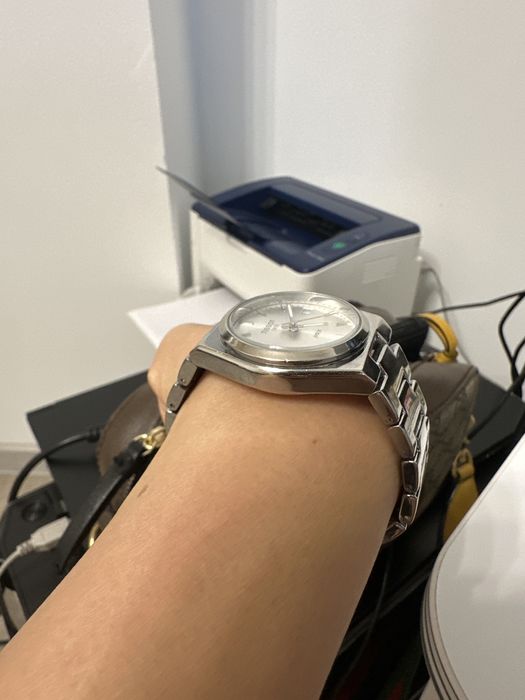 Продам часы Tissot