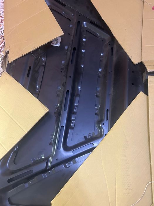 Капот на Kia Sorento