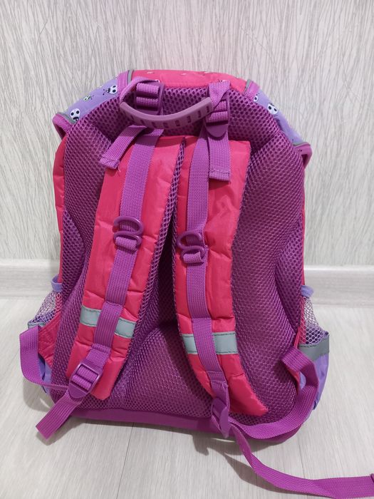 Продам новый школьный рюкзак для девочки