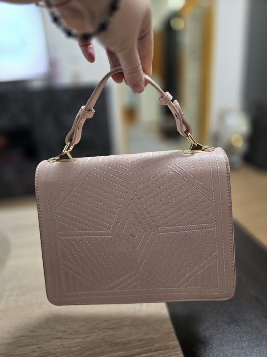 Светло розова чантичка