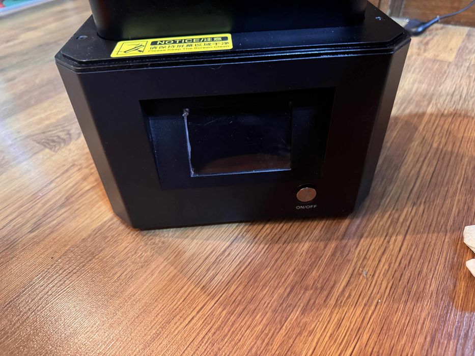 Imprimanta 3D cu rasina Creality