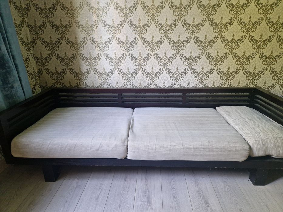 кровать с матрасом