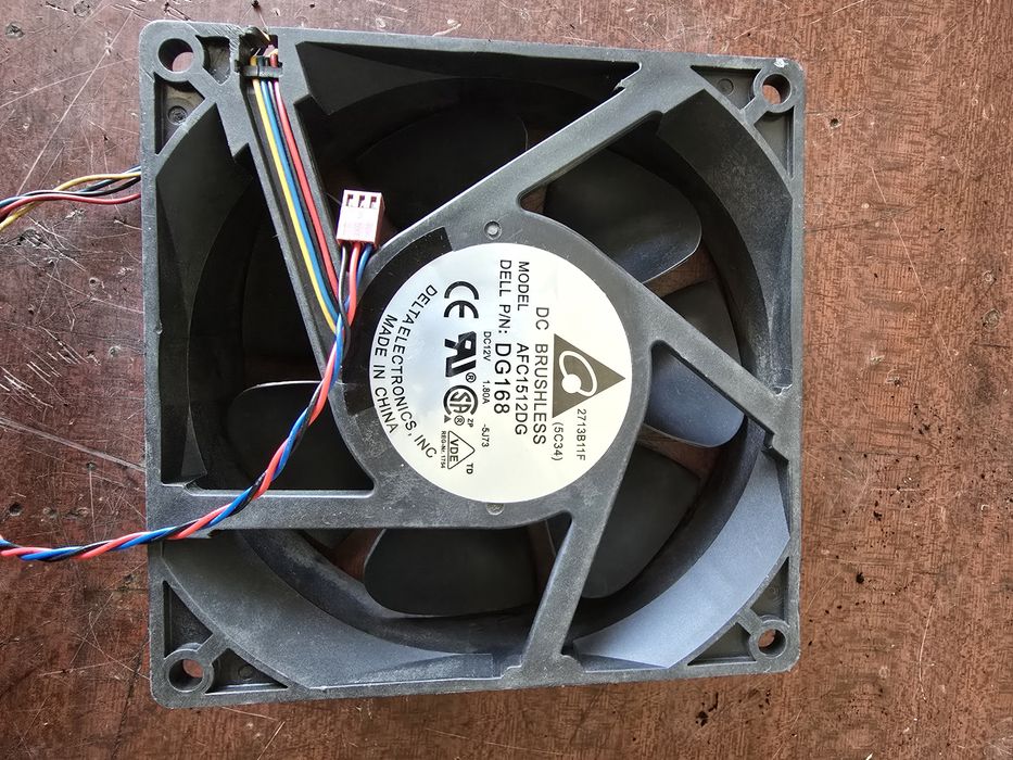 Продам вентилятор  12в 1.8A