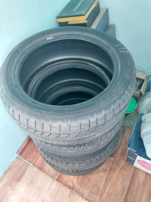 Шины зимние 205/50/17