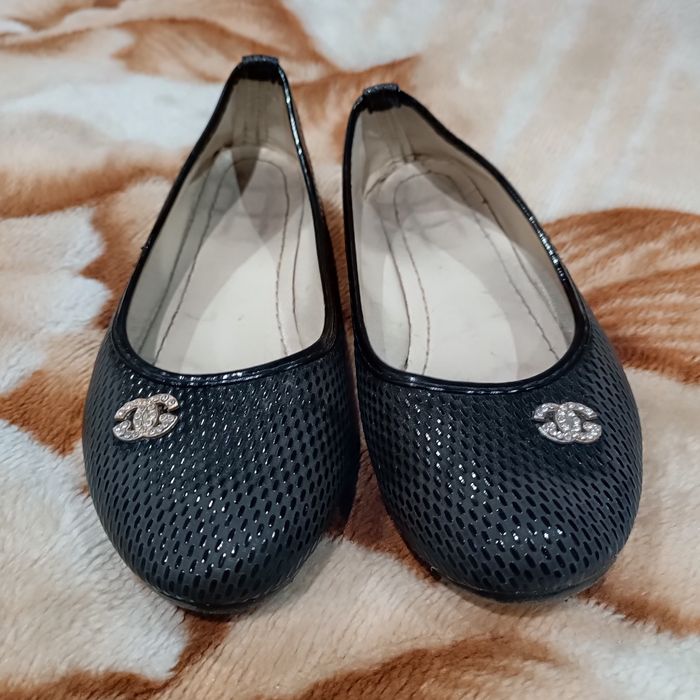 Отдам женскую обувь