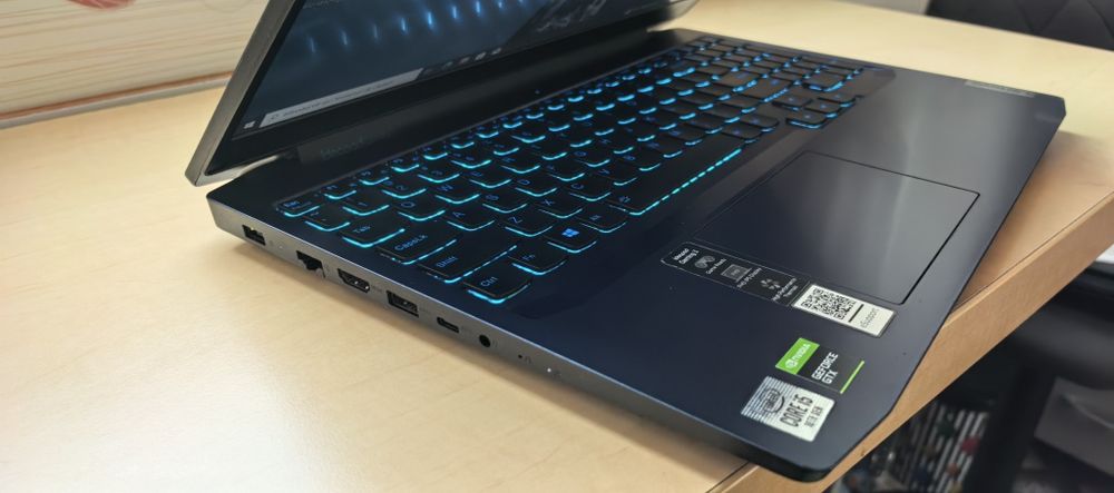 Laptop Lenovo Gaming 3_i5-10300H_16GB DDR4_GTX 1650 4GB_SSD 512GB_BLUE