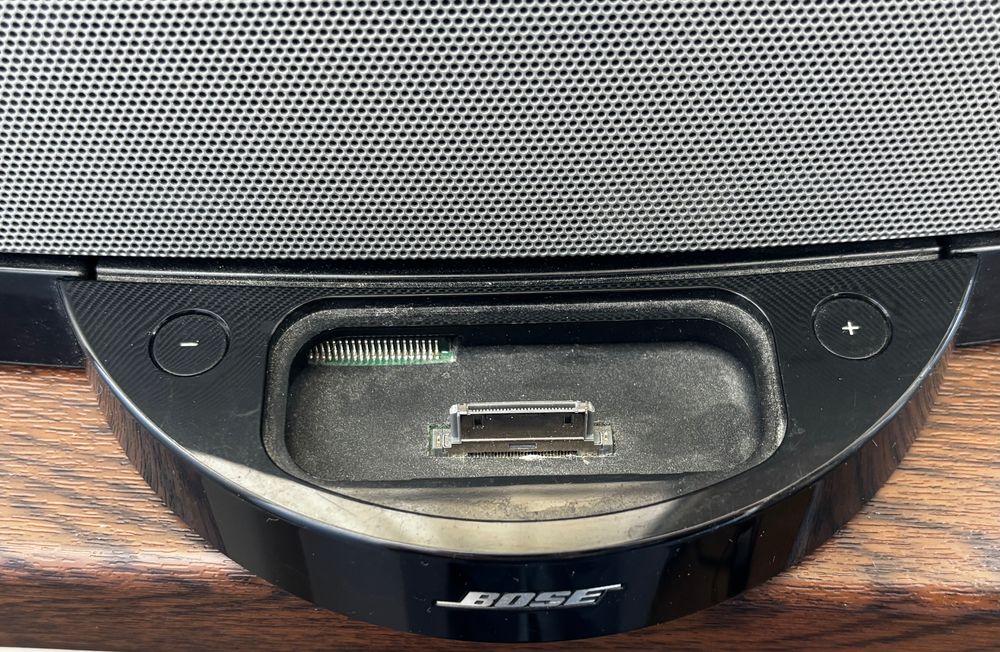 озвучителна система Bose SoundDock (С дистанционно и захранване)