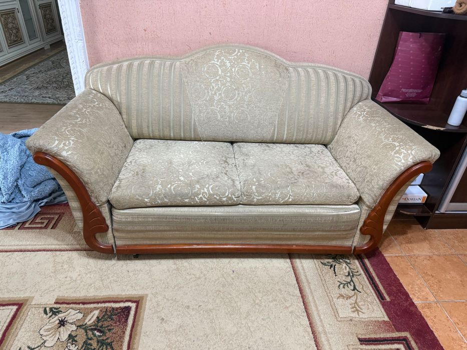 Продам диван мини диван и кресло