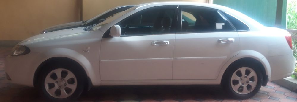 Chevrolet Lacetti sotiladi