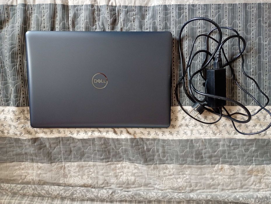 Dell Inspiron 3793/I7 gen 10/16 Gb/Video Dedicat/17.3 inchi/Stare buna
