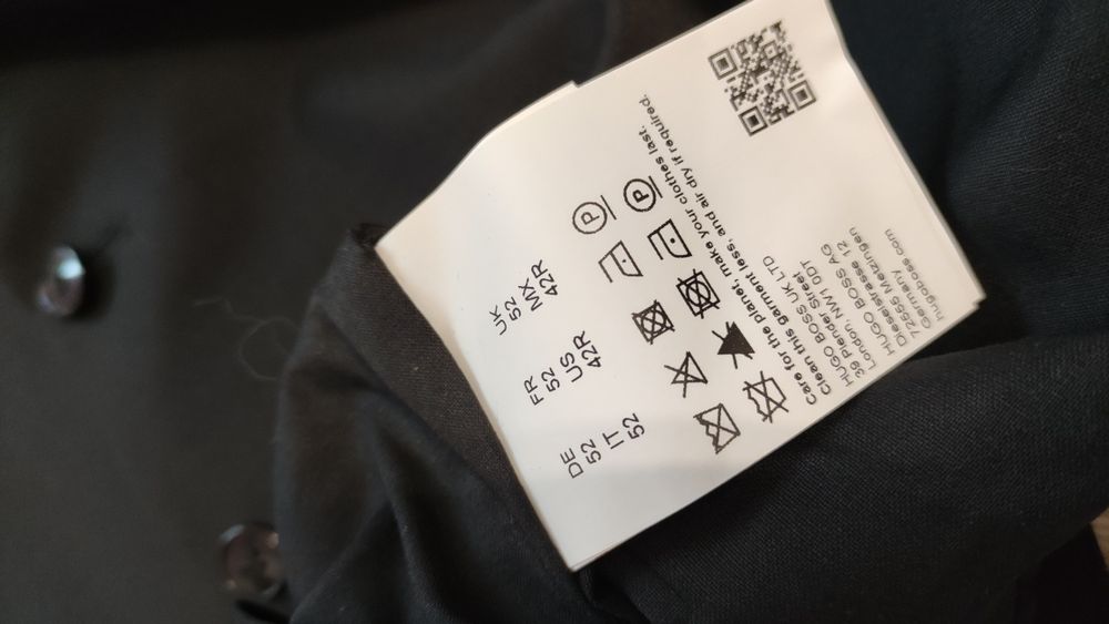 Нов HUGO size 42(uk52) мъжки елегантен елек официален