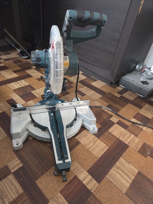 Торцовочный пила 65000