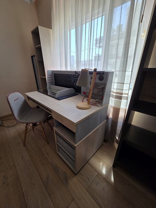 Mobilier complet camera adolescent, 3950 lei, cost de nou 12480 lei