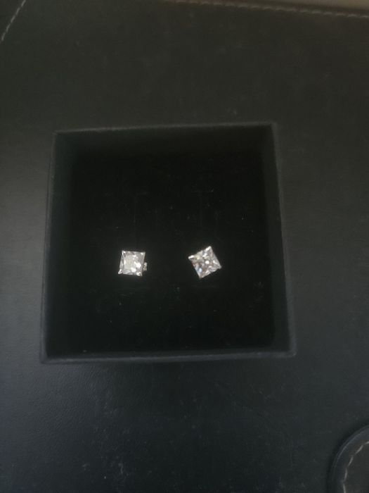 Cercel din aur alb de 9k- zirconiu patrat transparent 5 mm unisex