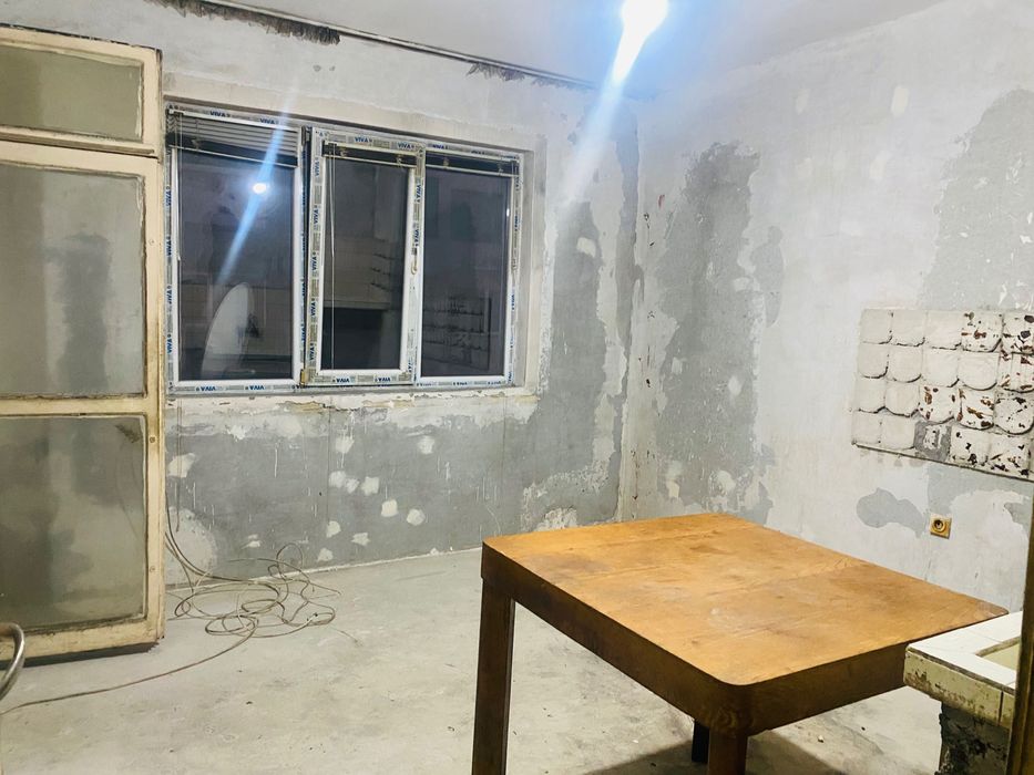 Продава се Тристаен апартамент в Варна, Зимно кино Тракия - 67 кв.м за 2165 €/кв.м - Снимка #1