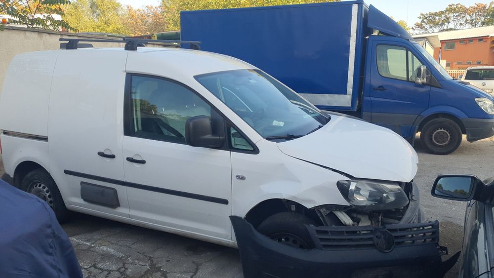 Фолсваген Кади 2012 год. 2.0 бензин bsx