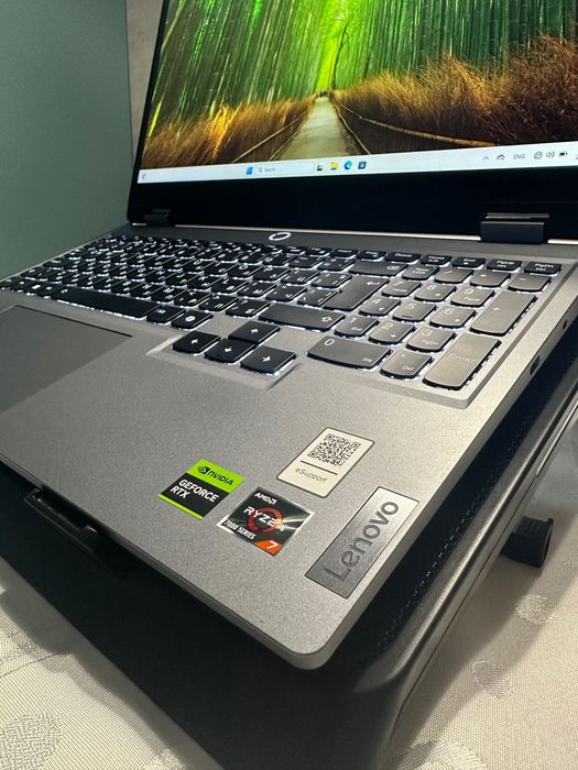 Геймърски Лаптоп Lenovo LOQ