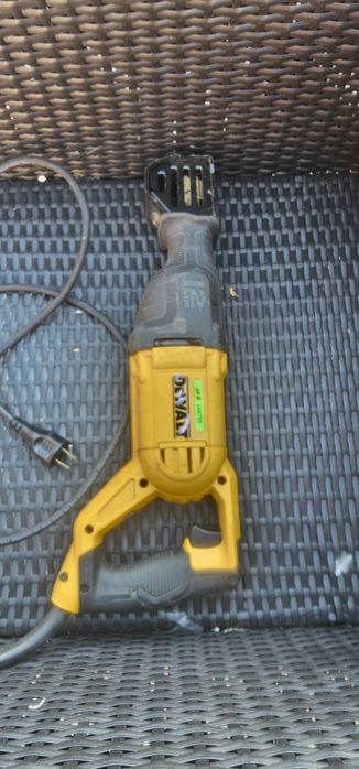fierastrau sabie dewalt la 110v.