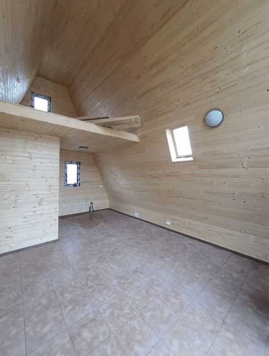 Cabane din lemn si case din panouri sandwich