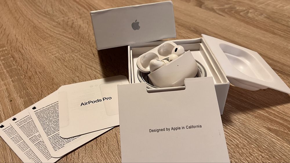 APPLE AirPods Pods 2nd generation / MagSafe Wireless charging!