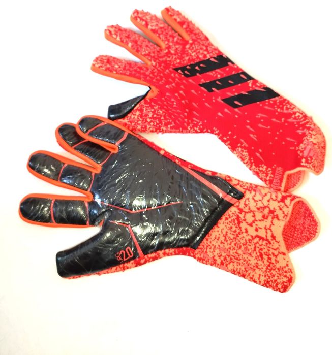 Вратарские перчатки