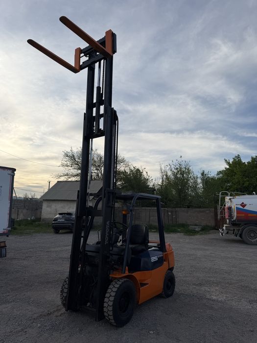 Вилочный погрузчик кара автокара