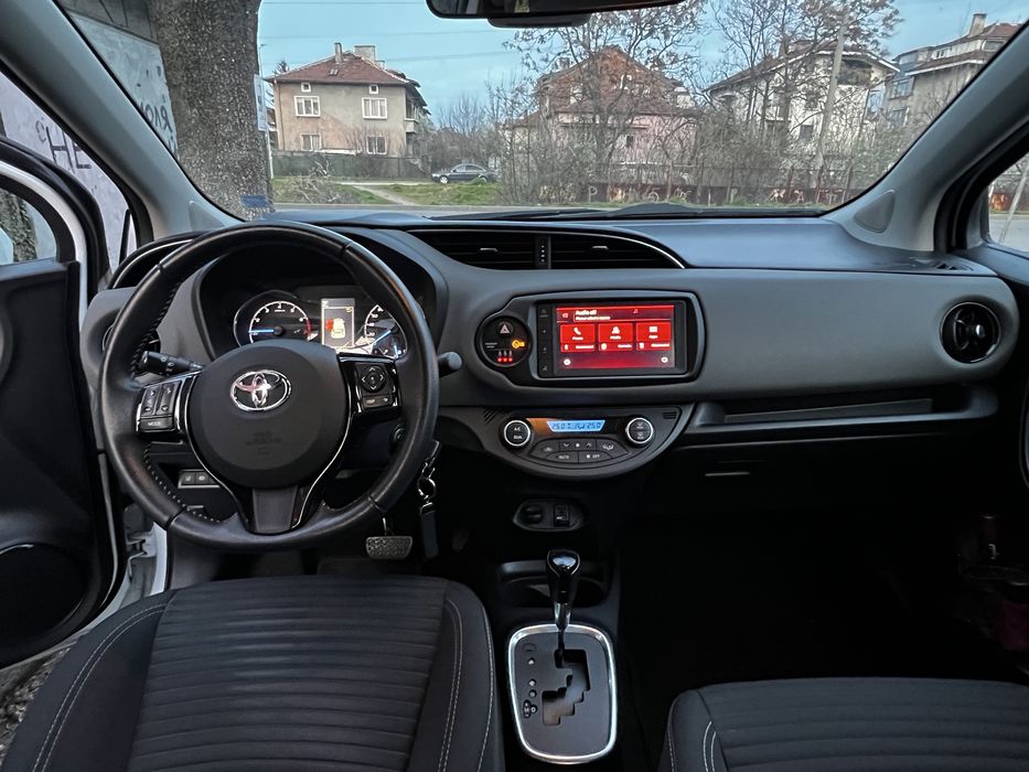 Toyota Yaris 1.5 CVT 5D Luna