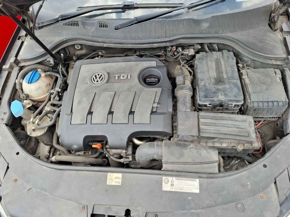 Injector Volkswagen Passat B7 2011 VARIANT 1.6 TDI