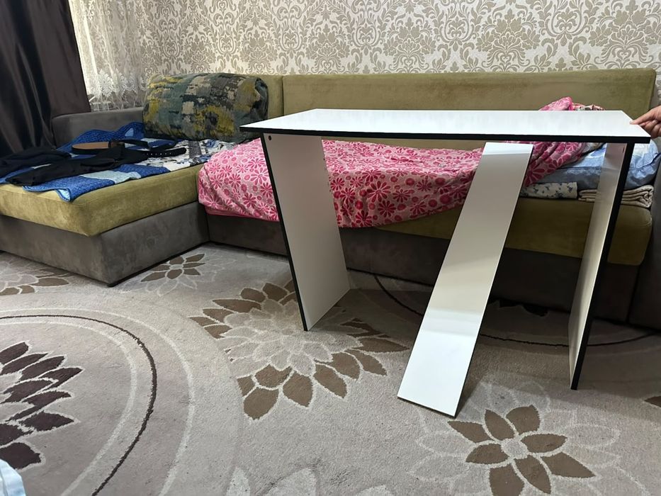 Компьютерный стол новый