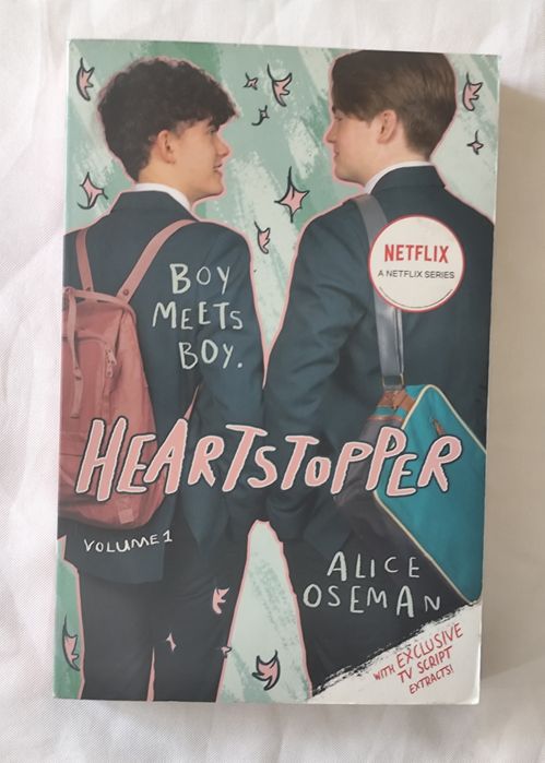 Книги Heartstopper + книга за оцветяване